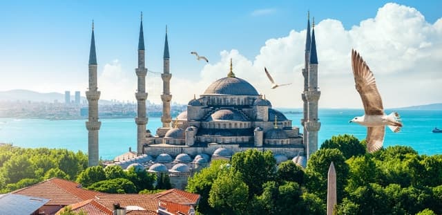 Planning Your Trip: USA to Turkey Flight Routes and Costs